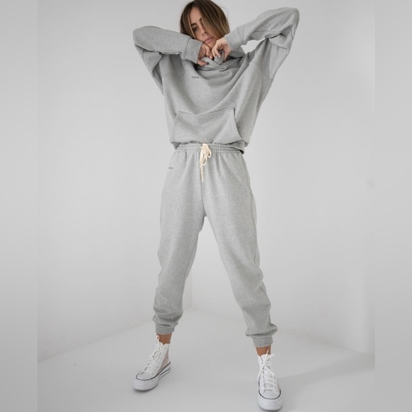 LES BASICS - THE BASIC JOGGER MISTY GREY - Picture 1 of 2